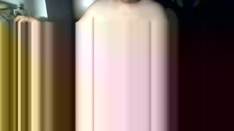 Snapshot of johnnyl1999 chatting on 02.14.25 johnnyl1999 online show from 02.14.25