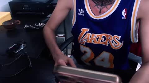 johnsonisaac94  online show from 02.05.25