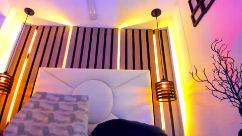 johnsonisaac94  online show from 10.16.25