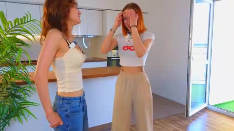 Snapshot of joielagos chatting on 05.03.26 Alva online show from 05.03.26