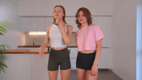 Snapshot of joielagos chatting on 05.30.26 Alva online show from 05.30.26