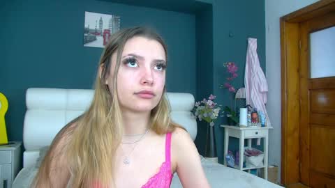Snapshot of jolicious_ chatting on 04.23.26 Lana online show from 04.23.26