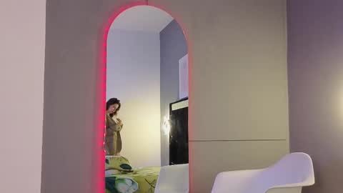 Snapshot of jolie_lov chatting on 02.19.26 jolie_lov online show from 02.19.26