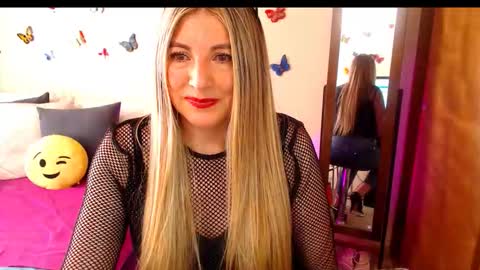 Jolie Mature online show from 10.29.25