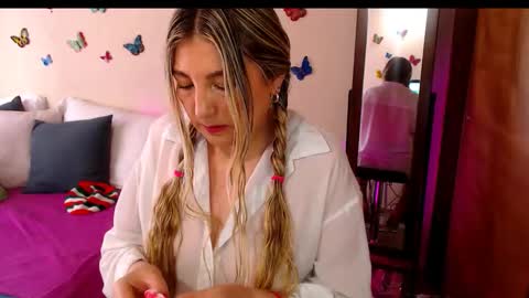 Jolie Mature online show from 11.03.25