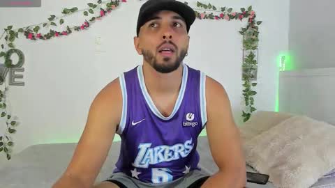 Snapshot of jon_bukowski chatting on 11.05.25 Jon online show from 11.05.25