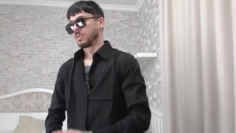 Snapshot of jonahshaw chatting on 10.25.25 JonahShaw online show from 10.25.25