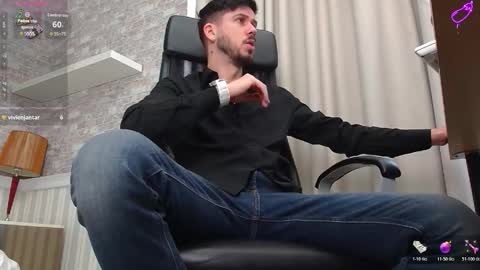 Snapshot of jonahshaw chatting on 11.06.25 JonahShaw online show from 11.06.25