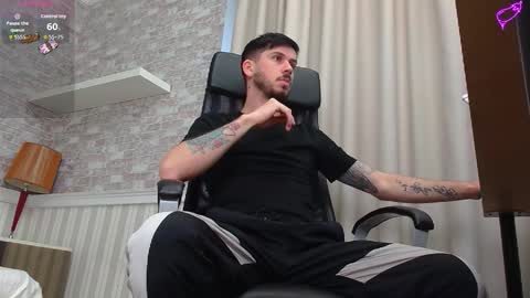 Snapshot of jonahshaw chatting on 11.07.25 JonahShaw online show from 11.07.25