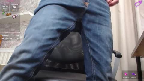 Snapshot of jonahshaw chatting on 11.08.25 JonahShaw online show from 11.08.25