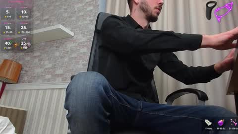 Snapshot of jonahshaw chatting on 11.10.25 JonahShaw online show from 11.10.25