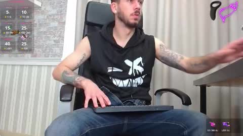 Snapshot of jonahshaw chatting on 11.12.25 JonahShaw online show from 11.12.25