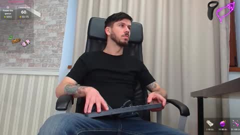 Snapshot of jonahshaw chatting on 11.15.25 JonahShaw online show from 11.15.25