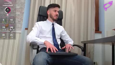 Snapshot of jonahshaw chatting on 11.22.25 JonahShaw online show from 11.22.25