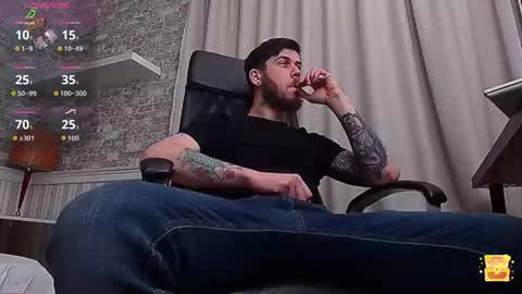 Snapshot of jonahshaw chatting on 02.12.26 JonahShaw online show from 02.12.26