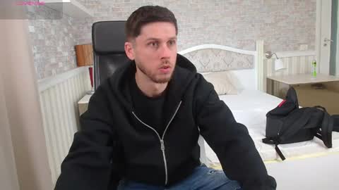 Snapshot of jonahshaw chatting on 04.29.26 JonahShaw online show from 04.29.26