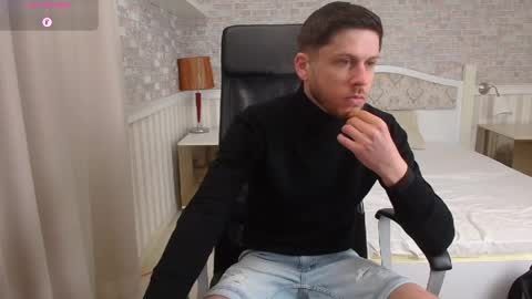 Snapshot of jonahshaw chatting on 04.30.26 JonahShaw online show from 04.30.26