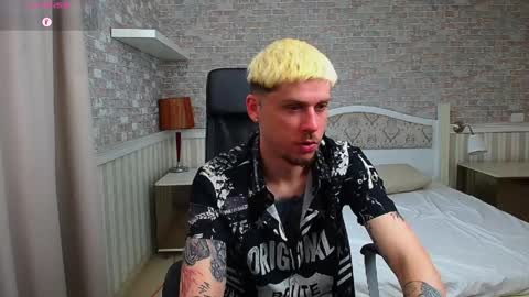 Snapshot of jonahshaw chatting on 05.09.26 JonahShaw online show from 05.09.26
