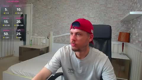 Snapshot of jonahshaw chatting on 05.16.26 JonahShaw online show from 05.16.26