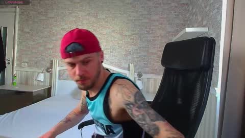 Snapshot of jonahshaw chatting on 05.25.26 JonahShaw online show from 05.25.26