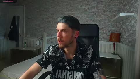 Snapshot of jonahshaw chatting on 05.31.26 JonahShaw online show from 05.31.26