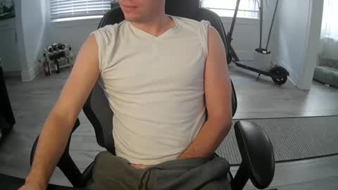 Snapshot of jonaron1121 chatting on 12.14.24 Jon online show from 12.14.24