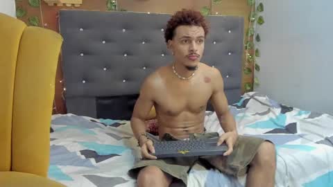Snapshot of jordan_love7 chatting on 01.10.25 jordan online show from 01.10.25