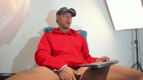 Snapshot of jordanparis chatting on 12.22.24 JordanParis online show from 12.22.24