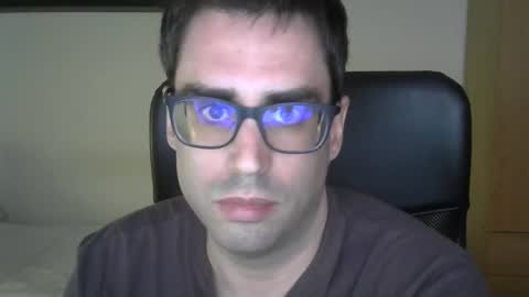 Snapshot of josevd chatting on 11.10.25 Jose online show from 11.10.25