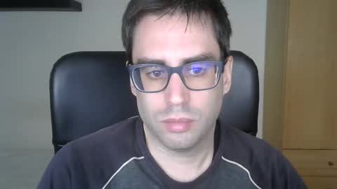 Snapshot of josevd chatting on 11.18.25 Jose online show from 11.18.25