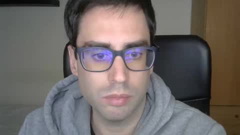 Snapshot of josevd chatting on 11.25.25 Jose online show from 11.25.25