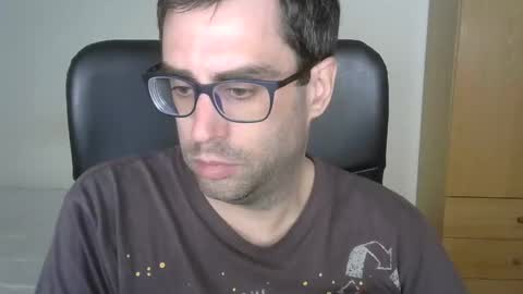 Snapshot of josevd chatting on 04.27.26 Jose online show from 04.27.26