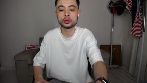 Snapshot of josezaens_ chatting on 10.07.25 josezaens_ online show from 10.07.25