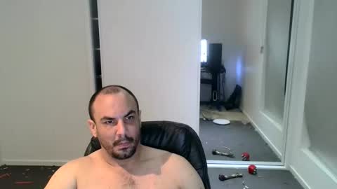 josh_aus333 online show from 10.10.25