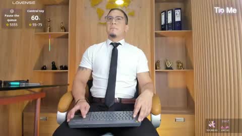 Snapshot of joshmiller___ chatting on 05.23.26 joshmiller___ online show from 05.23.26