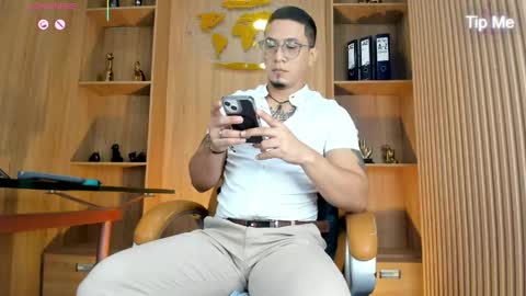 Snapshot of joshmiller___ chatting on 05.25.26 joshmiller___ online show from 05.25.26