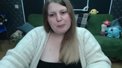 Snapshot of josiesun771 chatting on 02.16.25 josiesun771 online show from 02.16.25