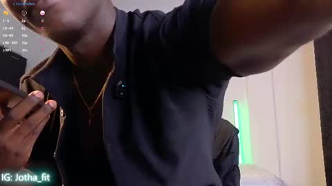 Snapshot of jothafit chatting on 06.18.26 jothafit online show from 06.18.26