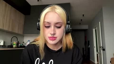 Snapshot of jovanlariccia chatting on 07.07.26 Kimie is here online show from 07.07.26