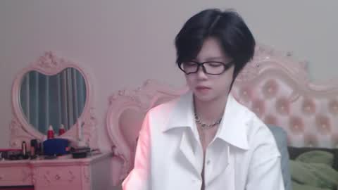Snapshot of joycekay chatting on 06.17.26 joycekay online show from 06.17.26