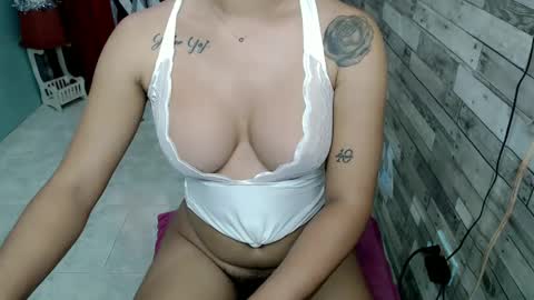 Snapshot of joycum_xxx chatting on 12.22.24 JOY in your heart online show from 12.22.24