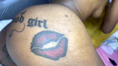 Snapshot of joyslim1 chatting on 02.21.25 Butterflyass online show from 02.21.25