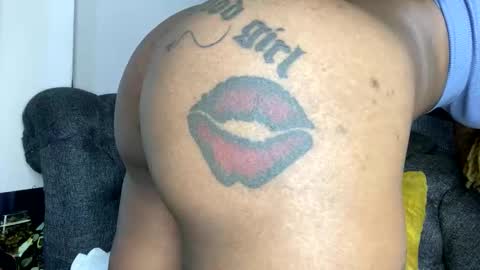 Snapshot of joyslim1 chatting on 11.17.25 Butterflyass online show from 11.17.25