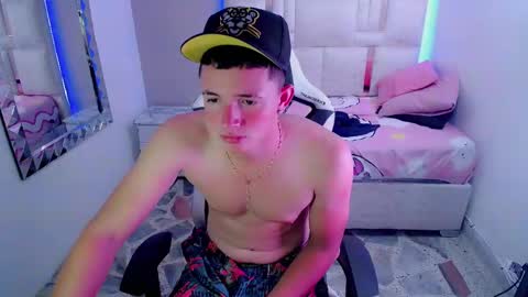 Snapshot of jr_nino_ chatting on 03.08.25 N I N O online show from 03.08.25