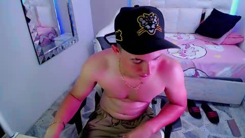 Snapshot of jr_nino_ chatting on 03.10.25 N I N O online show from 03.10.25