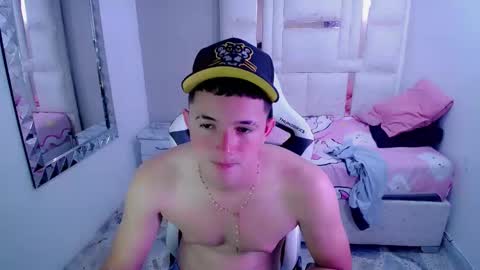 Snapshot of jr_nino_ chatting on 03.11.25 N I N O online show from 03.11.25