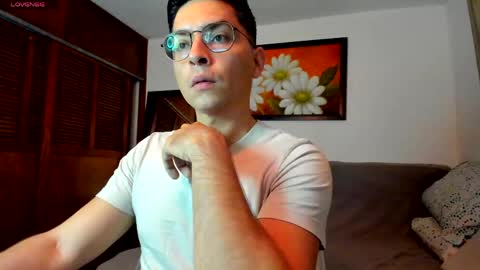 Snapshot of jriizh chatting on 05.06.26 Cristian- tellme Criis online show from 05.06.26