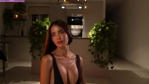 Jennifer Diaz online show from 10.04.25