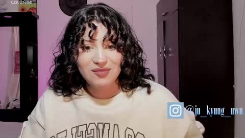 Snapshot of ju_kyung chatting on 12.17.24 Ju Kyung online show from 12.17.24