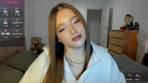 Julia and Julia online show from 02.04.25